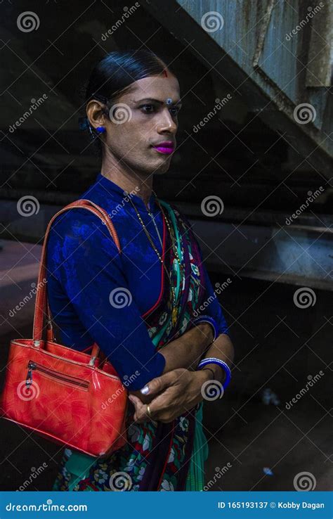 Hijras: The India version of the ladyboy, respected in India for。